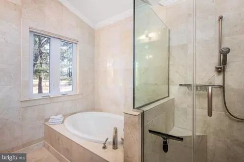 Bath - 11237 Korman Dr, Potomac, MD 20854 photo 4 of 6
