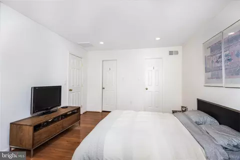 Bedroom - 11237 Korman Dr, Potomac, MD 20854 photo 3 of 8