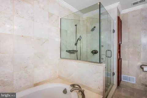 Bath - 11237 Korman Dr, Potomac, MD 20854 photo 3 of 6