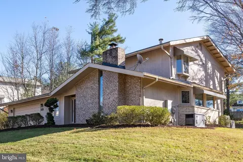 Exterior - 11237 Korman Dr, Potomac, MD 20854 photo 2 of 5