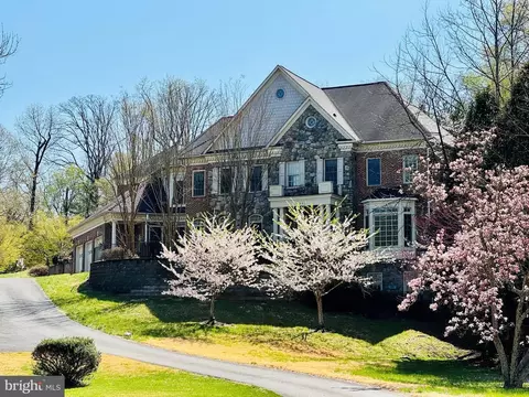 8605 Burning Tree Rd, Bethesda, MD 20817