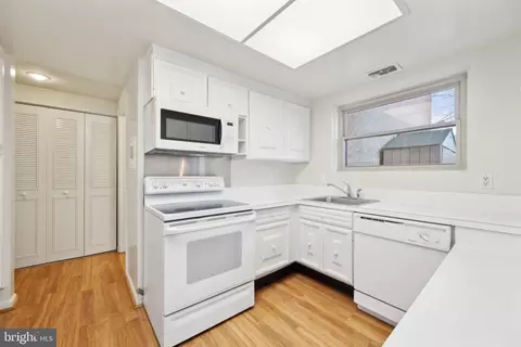 3366 Chiswick Ct #54-B, Silver Spring, MD 20906 photo 2