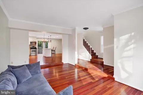 133 Kinsman View Cir, Silver Spring, MD 20901 photo 5