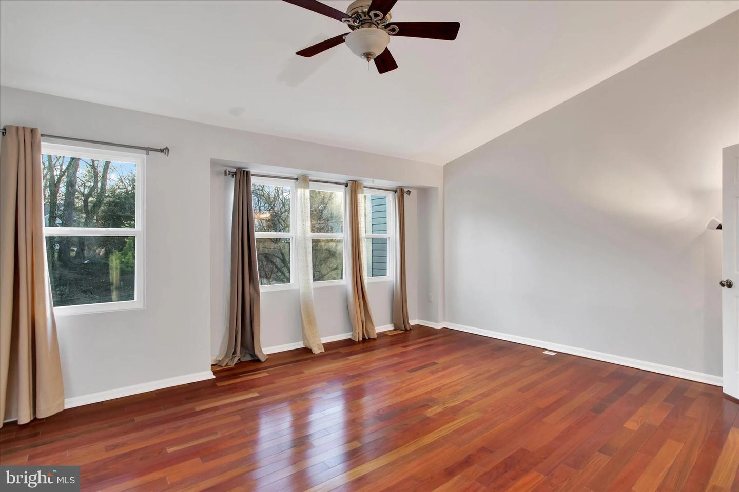 133 Kinsman View Cir, Silver Spring, MD 20901 photo 16