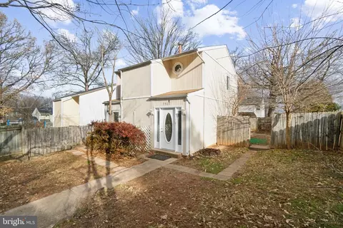 7527 Laytonia Dr, Gaithersburg, MD 20877