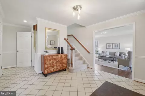 15301 Watergate Rd, Silver Spring, MD 20905 photo 3