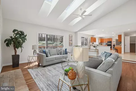 15301 Watergate Rd, Silver Spring, MD 20905 photo 15