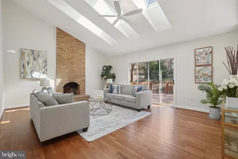 15301 Watergate Rd, Silver Spring, MD 20905 photo 13