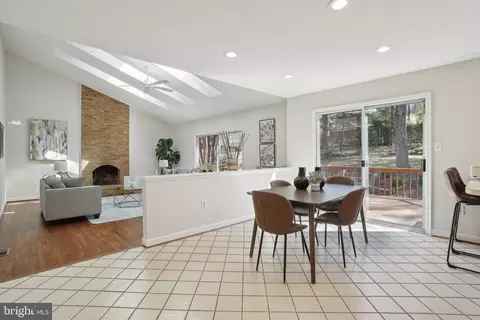 15301 Watergate Rd, Silver Spring, MD 20905 photo 11