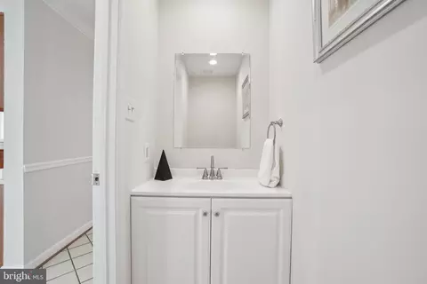 15301 Watergate Rd, Silver Spring, MD 20905 photo 12