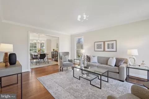 15301 Watergate Rd, Silver Spring, MD 20905 photo 5