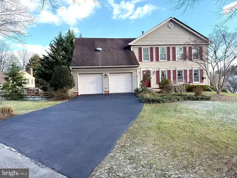20333 Pleasant Ridge Dr, Montgomery Village, MD 20886