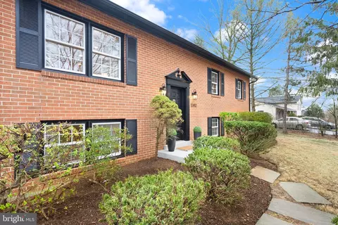 12412 Needle Dr, Clarksburg, MD 20871