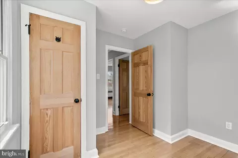 Entry Way - 803 Malcolm Dr, Silver Spring, MD 20901 photo 4 of 6