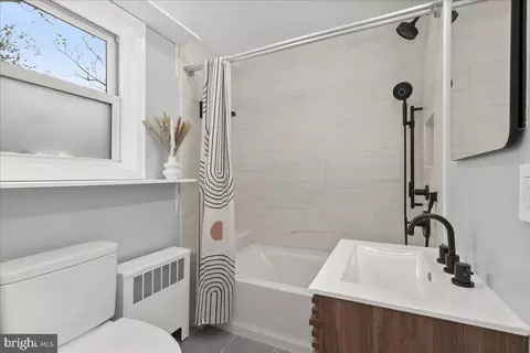 Bath - 803 Malcolm Dr, Silver Spring, MD 20901 photo 3 of 5
