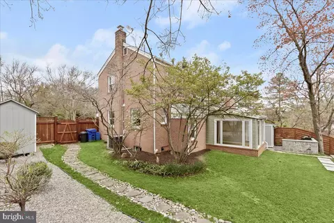 803 Malcolm Dr, Silver Spring, MD 20901