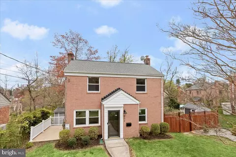 Exterior - 803 Malcolm Dr, Silver Spring, MD 20901 photo 2 of 15