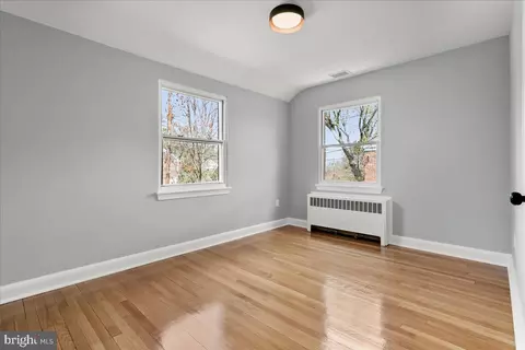 Bedroom - 803 Malcolm Dr, Silver Spring, MD 20901 photo 2 of 3