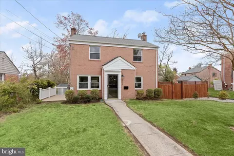 Exterior - 803 Malcolm Dr, Silver Spring, MD 20901 photo 5 of 15