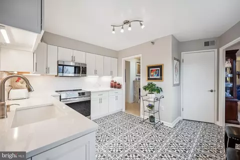 Kitchen - 15100 Interlachen Dr #4-526, Silver Spring, MD 20906 photo 2 of 6