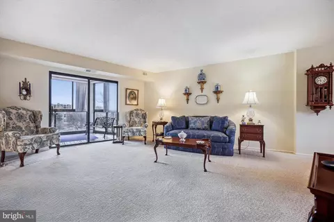 Living - 15100 Interlachen Dr #4-526, Silver Spring, MD 20906 photo 4 of 4