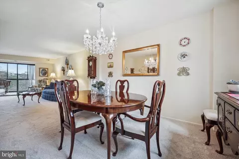 Dining - 15100 Interlachen Dr #4-526, Silver Spring, MD 20906 photo 4 of 5