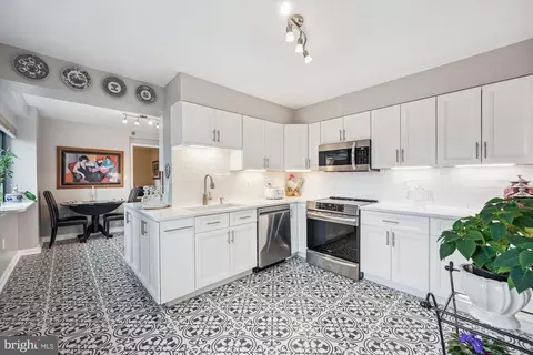 Kitchen - 15100 Interlachen Dr #4-526, Silver Spring, MD 20906 photo 1 of 6