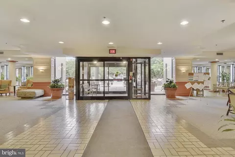 Entry Way - 15100 Interlachen Dr #4-526, Silver Spring, MD 20906 photo 4 of 4