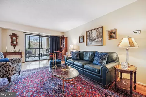 Living - 15100 Interlachen Dr #4-526, Silver Spring, MD 20906 photo 1 of 4