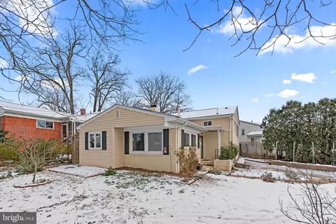 Exterior - 609 Perth Pl, Silver Spring, MD 20901 photo 4 of 11