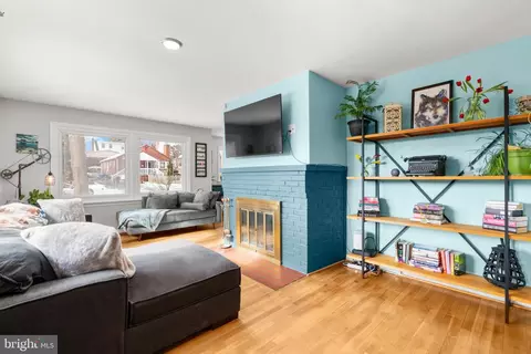 Living - 609 Perth Pl, Silver Spring, MD 20901 photo 1 of 2