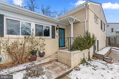 Exterior - 609 Perth Pl, Silver Spring, MD 20901 photo 5 of 11
