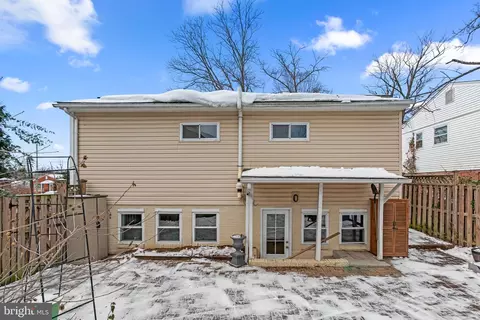 Exterior - 609 Perth Pl, Silver Spring, MD 20901 photo 9 of 11