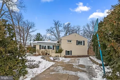 Exterior - 609 Perth Pl, Silver Spring, MD 20901 photo 3 of 11