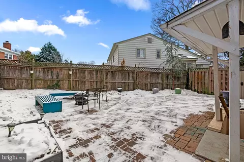 Exterior - 609 Perth Pl, Silver Spring, MD 20901 photo 11 of 11