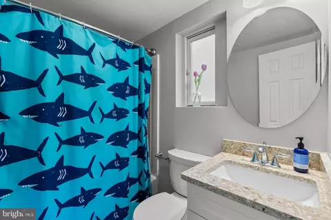 Bath - 609 Perth Pl, Silver Spring, MD 20901 photo 3 of 3