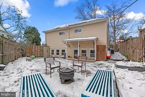 Exterior - 609 Perth Pl, Silver Spring, MD 20901 photo 10 of 11