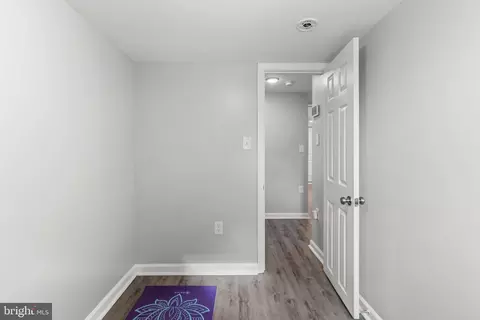 Entry Way - 609 Perth Pl, Silver Spring, MD 20901 photo 5 of 5