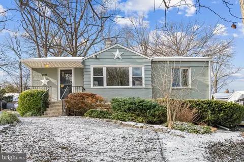 9016 Walden Rd, Silver Spring, MD 20901 photo 2