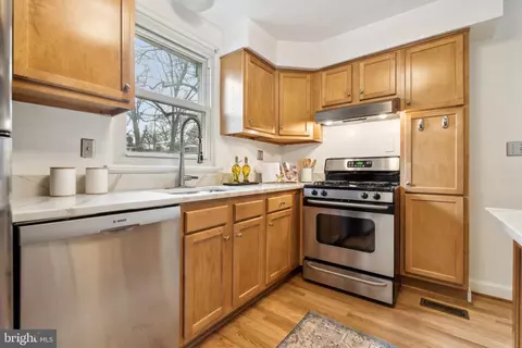 9016 Walden Rd, Silver Spring, MD 20901 photo 11