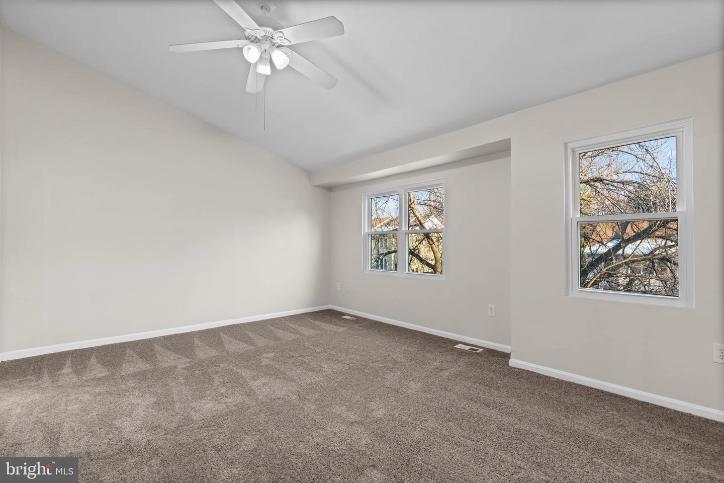 26 Kinsman View Cir, Silver Spring, MD 20901 photo 22