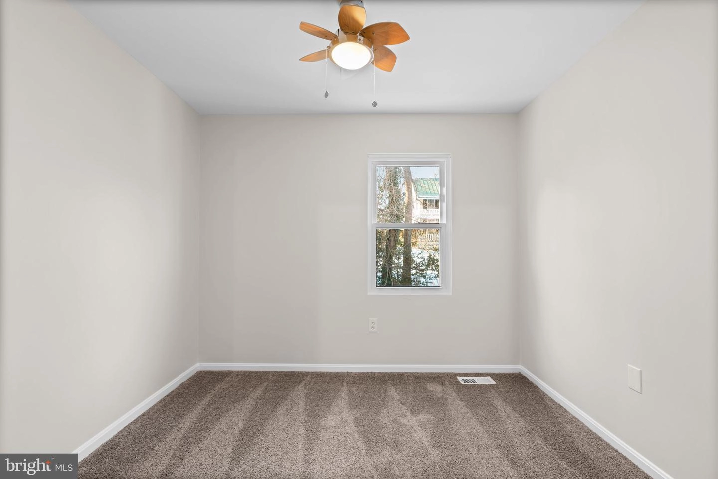 26 Kinsman View Cir, Silver Spring, MD 20901 photo 27