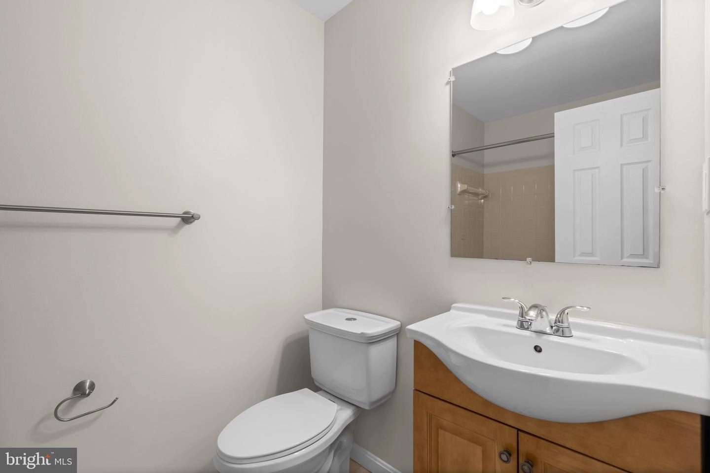 26 Kinsman View Cir, Silver Spring, MD 20901 photo 31