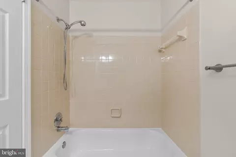26 Kinsman View Cir, Silver Spring, MD 20901 photo 32