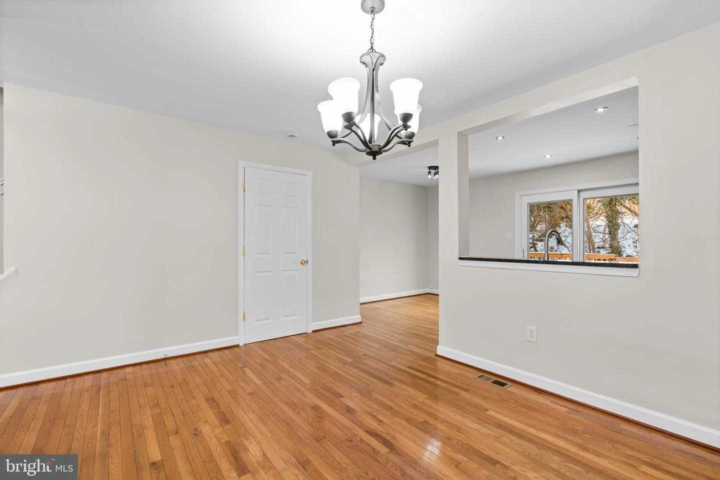 26 Kinsman View Cir, Silver Spring, MD 20901 photo 11