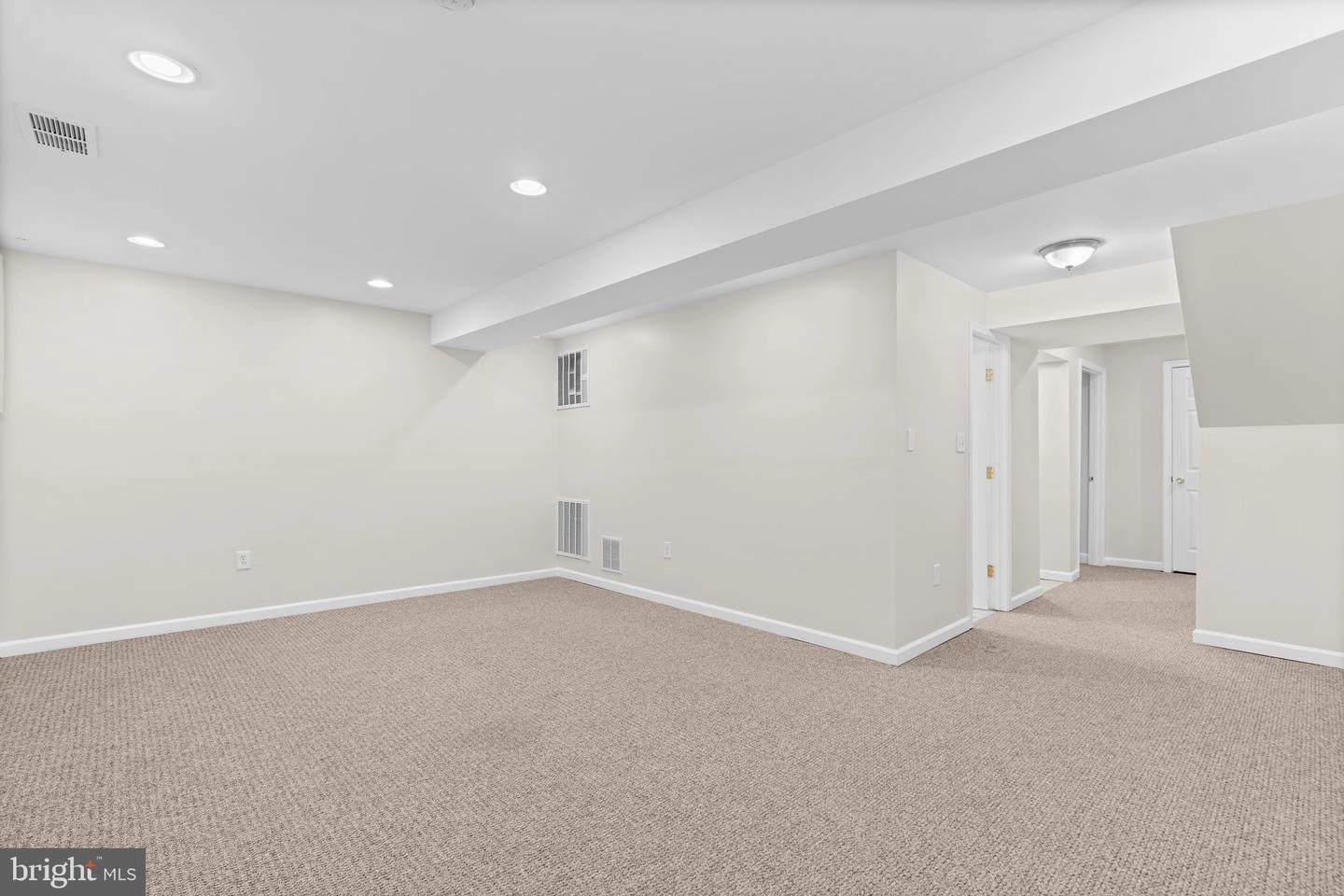 26 Kinsman View Cir, Silver Spring, MD 20901 photo 35