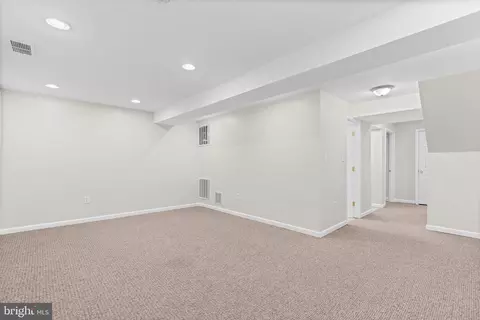 26 Kinsman View Cir, Silver Spring, MD 20901 photo 35