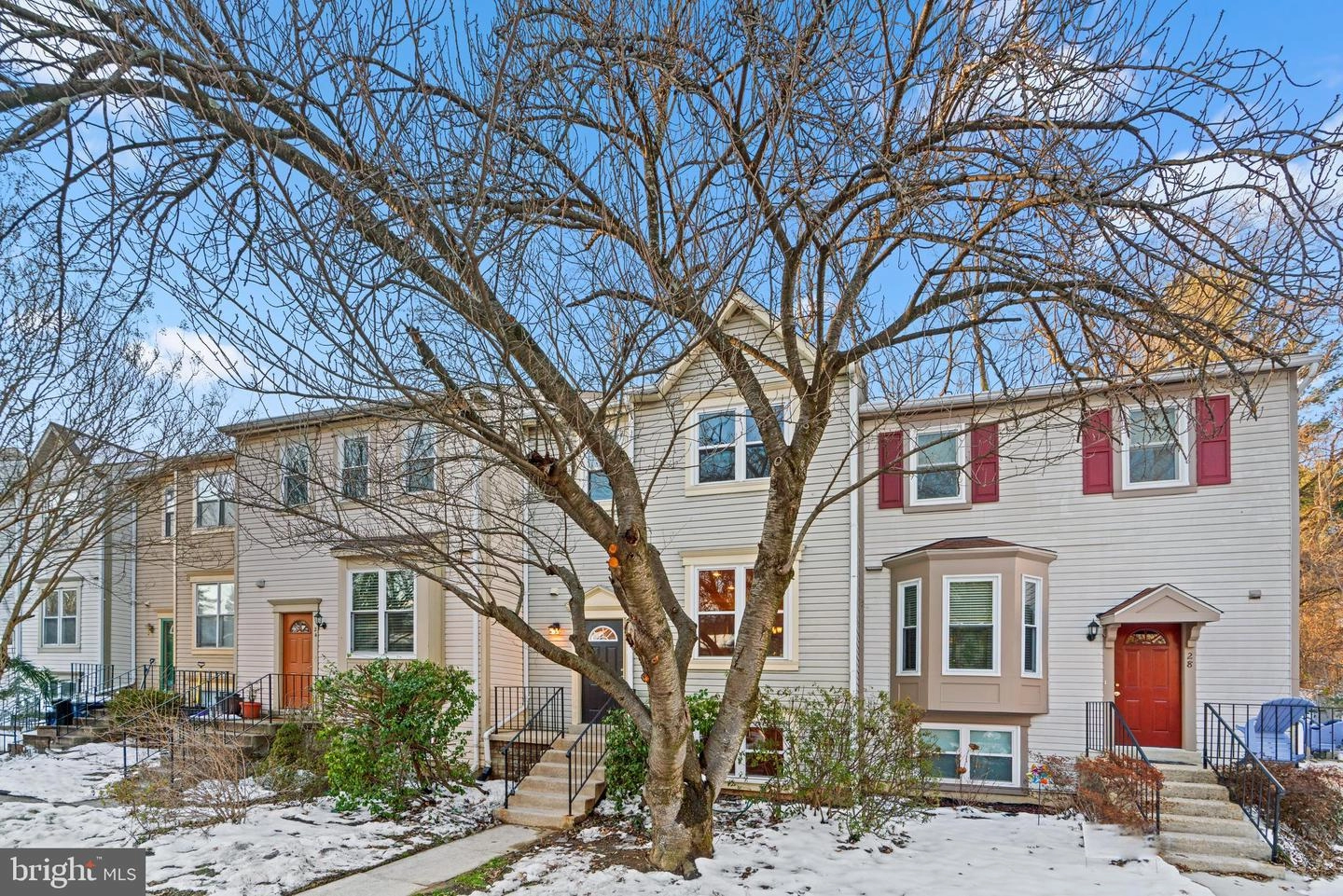 26 Kinsman View Cir, Silver Spring, MD 20901 photo 2