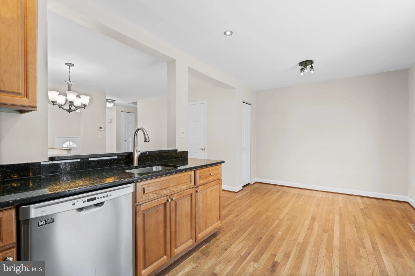 26 Kinsman View Cir, Silver Spring, MD 20901 photo 18