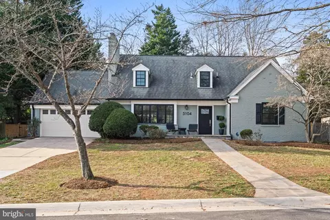 5104 Westpath Ct, Bethesda, MD 20816
